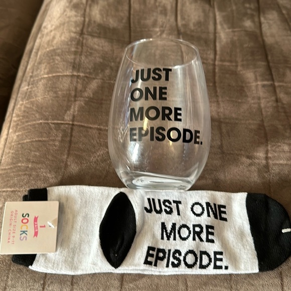 “One More Episode” Stemless Wine Glass & Socks - Picture 1 of 5